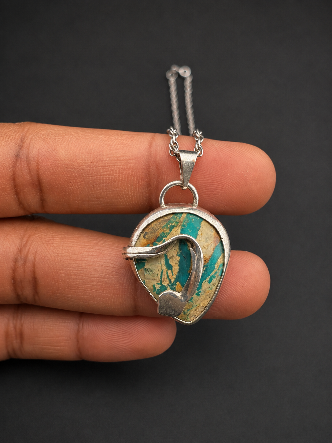 Royston Turquoise Snake Necklace 16”