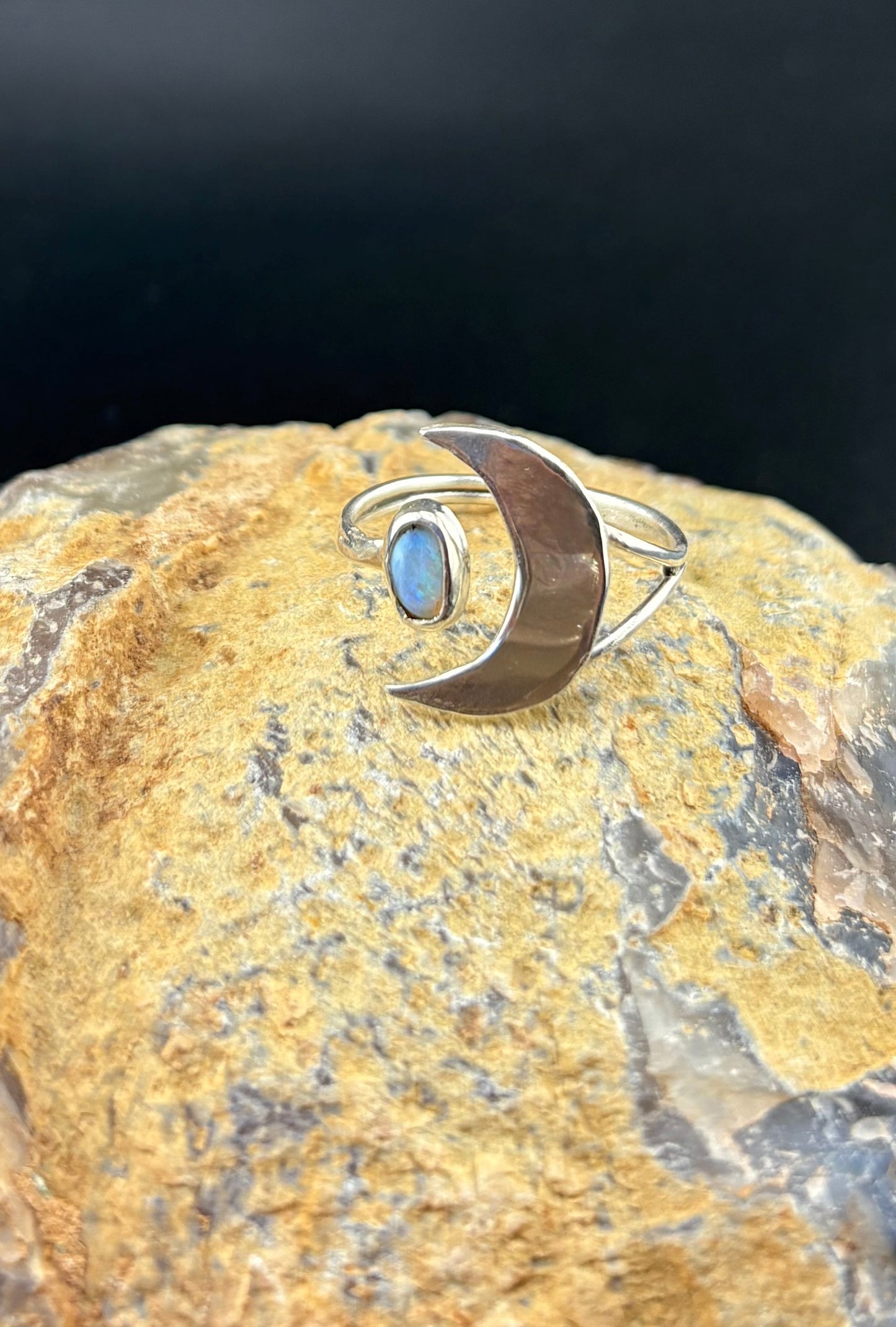 Opal Moon Ring: S 9-11