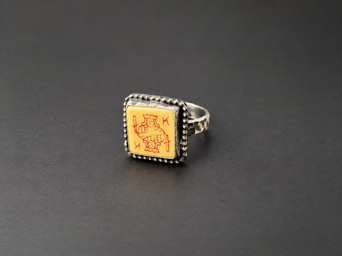 Vintage Bakelite Poker Dice Ring| S