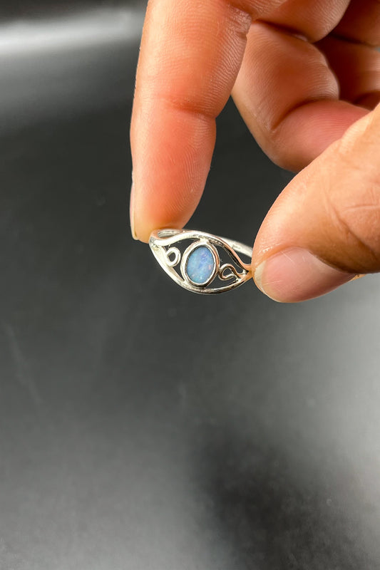 Vintage Opal Ring: Size 8