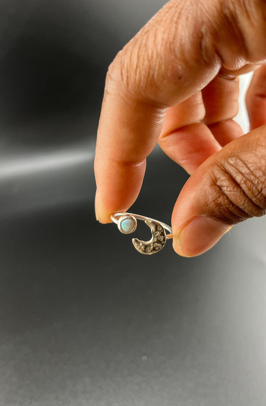 Adjustable Moon Ring: Size 5-6